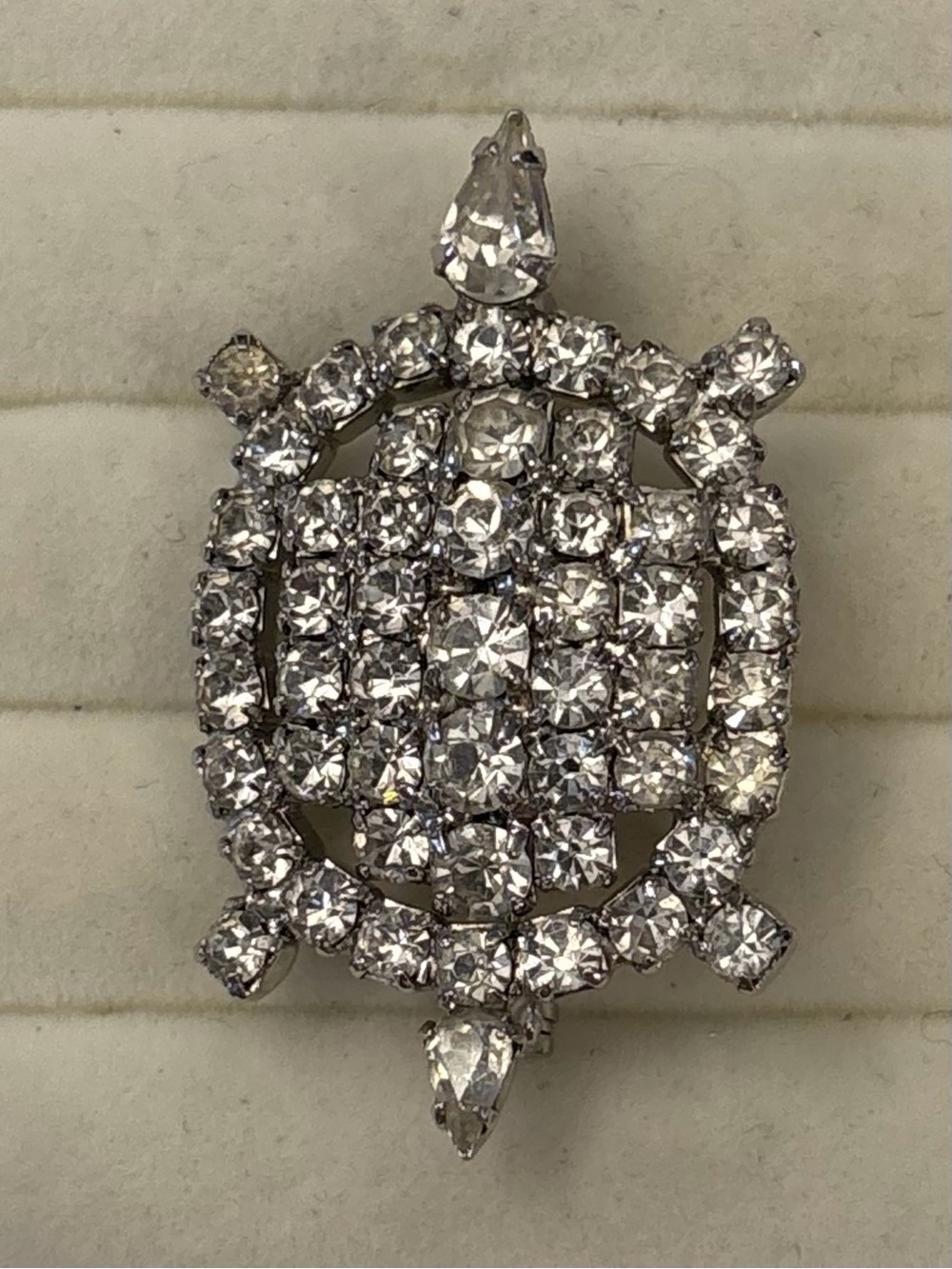 Vintage Silver Tone Rhinestone Sea Turtle Brooch Pin Clear Stones Ocean Beach